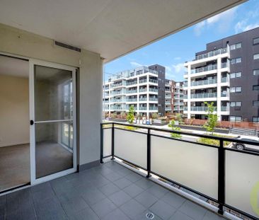 Lakeside Luxury - Photo 4