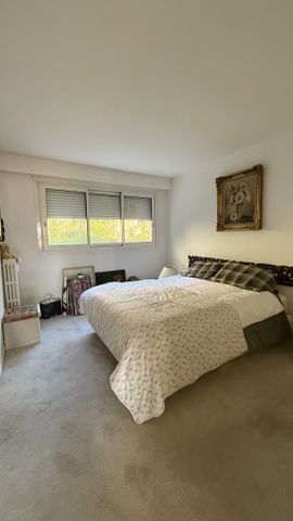 Grand T2 vue mer, parking et cave - Photo 4