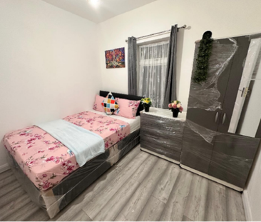 5 bedroom terraced house to rent - Photo 4