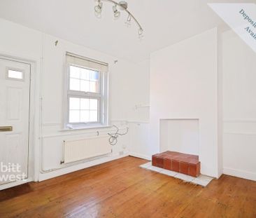 2 bedroom end of terrace house to rent - Photo 3