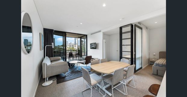 Valencia Residences - Photo 1