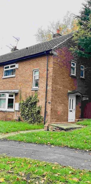 3 bedroom end of terrace house to rent - Photo 2