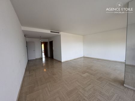 Appartement 3 pièces 105m2 MARSEILLE 8EME 2 700 euros - Photo 3