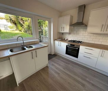 2 bedroom end of terrace house to rent - Photo 5