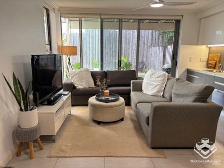 Ground-Floor Apartment with Private Courtyard & Resort-Style Facilities - Photo 3