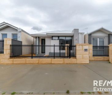 “Brand New 3x2 Home in Sought-After Currambine” - Photo 5