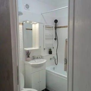 Garsoniera, zona Frumoasa-Poitiers - Photo 3