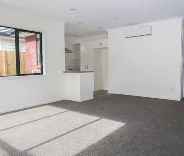 Great Location, Low Maintenance - Photo 3