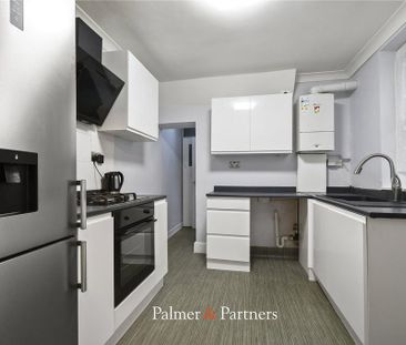 3 bedroom terraced house to rent - Photo 3