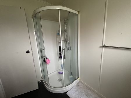 Levin - 3 Bedrooms - Photo 4