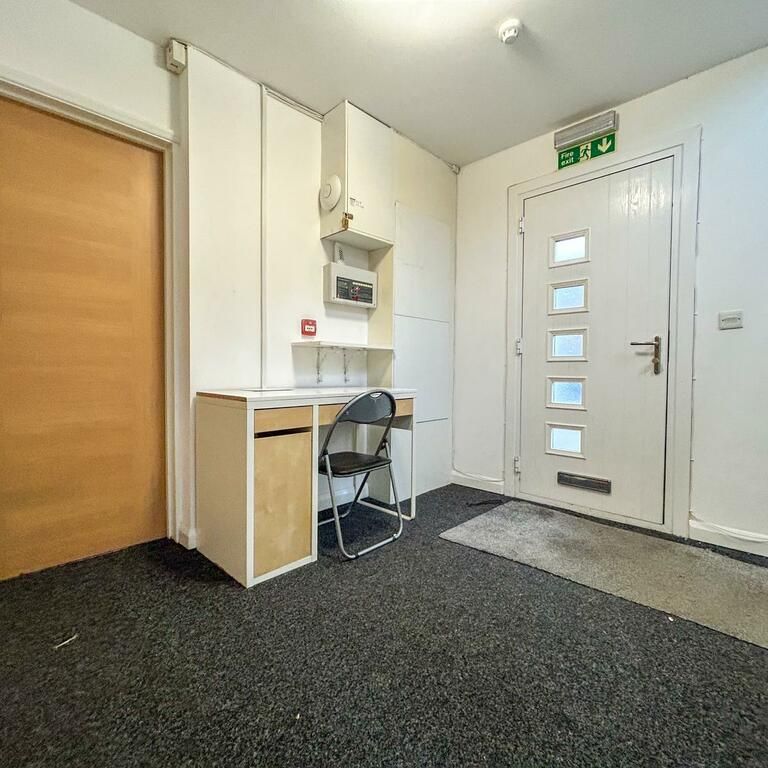 Double Room To Let - HP12 (Bills Included) - Photo 1