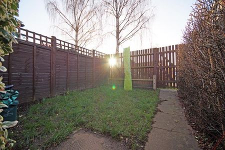 A 1 Bedroom House - Mid Terrace in Charlton Kings GL53 7RX - Photo 3