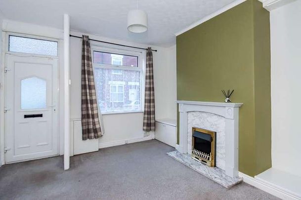 Oak Grove, Urmston, Manchester, M41 - Photo 1