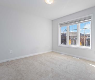 For Lease - 34 Keenan Street, Kawartha Lakes, Ontario - Photo 4