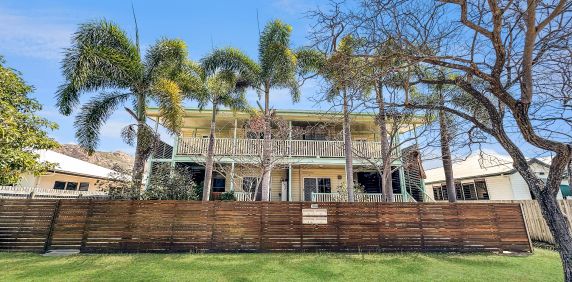 Your Furnished Coastal Escape Awaits - Photo 2