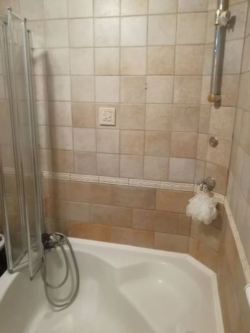 Room in a Shared Flat, Wigram Court, SW11 - Photo 5