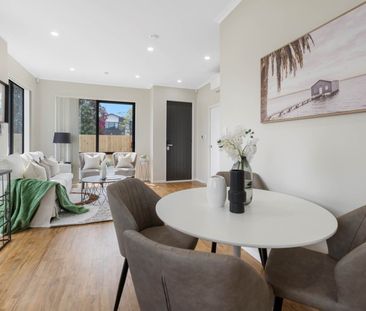 PAPAKURA, 4 BEDROOMS - Photo 2