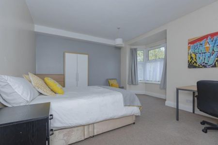 4 bedroom terraced house to rent - Photo 5