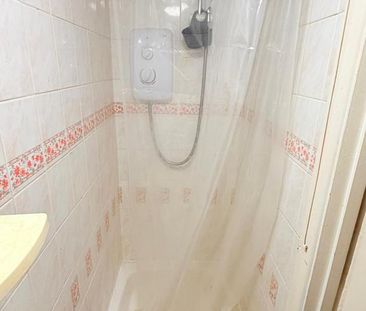 2 bedroom ground floor maisonette to rent - Photo 6