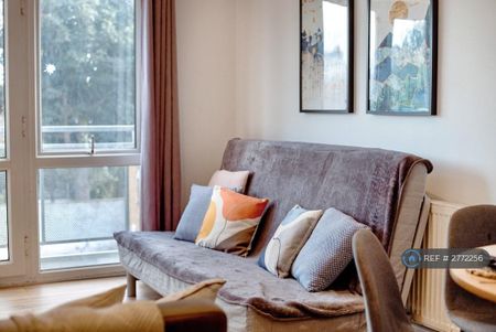 2 bedroom flat to rent - Photo 2