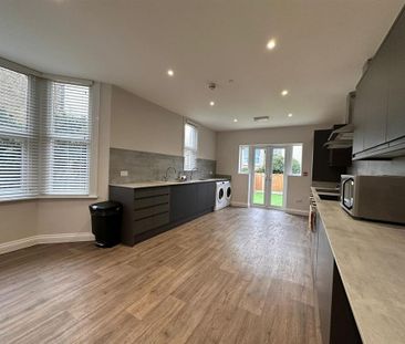 1 bedroom in a house share to rent - Photo 4