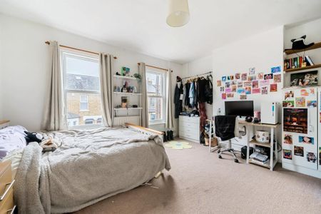 4 bedroom terraced house to rent - Photo 3