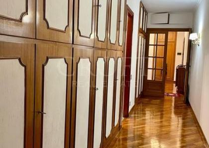 Monteverde Vecchio-Terrace: Furnished 2 Bedroom, 2 Bath, spacious kitchen, living, large private terrace and garden. Bright, silent, near shops, services and transport, located on a quite street in a well kept building. Possible parking. Ref 2375