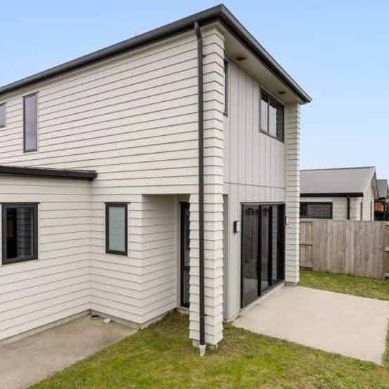 Almost New - Photo 1