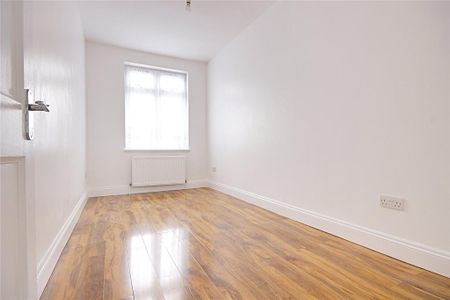 4 bedroom semi-detached house to rent - Photo 5