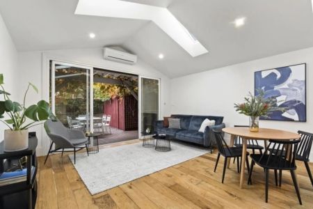 Victorian Elegance Meets Modern Ease – Two Permit Parking Spaces Available - Photo 2