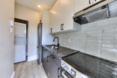 3416 Avenue Patricia, #9 - Photo 5