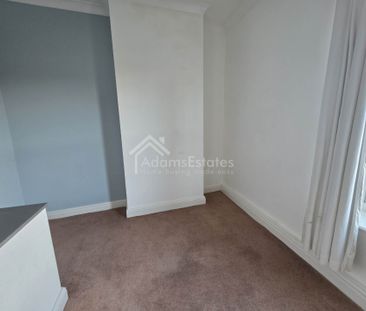 Price £825 pcm - Available Now - Unfurnished - Photo 3