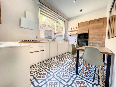 Location Appartement 3 pièces 81m² NICE 06000 - Photo 4