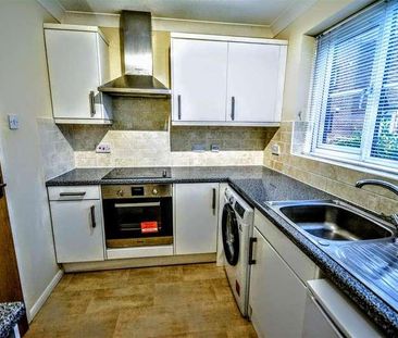 Yeomanry Close, Epsom, KT17 - Photo 5