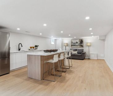 For Lease - 31 Kennedy Street, Aurora, Ontario - Photo 2