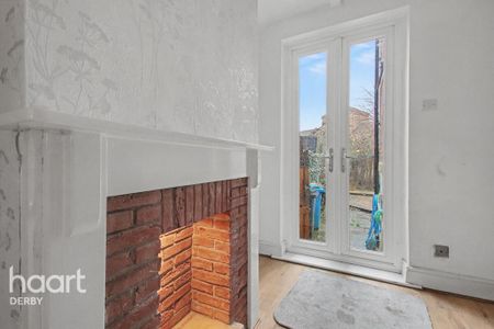 2 bedroom terraced house to rent - Photo 2