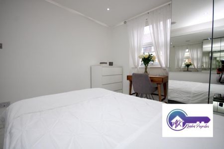 1 bedroom in a flat share to rent - Photo 5