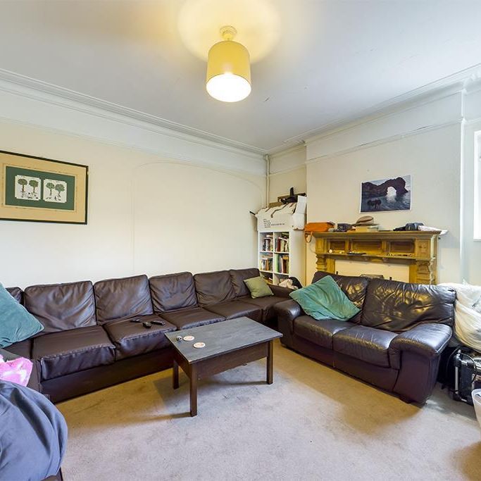 1 bedroom in a house share to rent - Photo 1