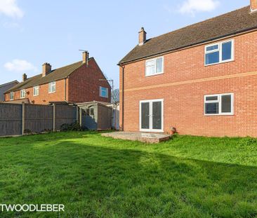 3 bedroom semi-detached house to rent - Photo 5