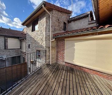 Magnifique F1 de 50m2 rénové et meublé avec mezzanine et TERRASSE 10m2 - Photo 2