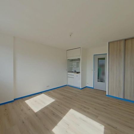 Location Appartement 1 pièce 23m² POITIERS 86000 - Photo 4