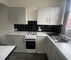 2 bedroom terraced house to rent - Photo 4