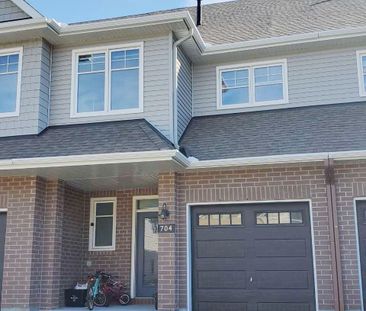 For Lease - 704 Pipit Lane, Barrhaven, Ontario - Photo 6