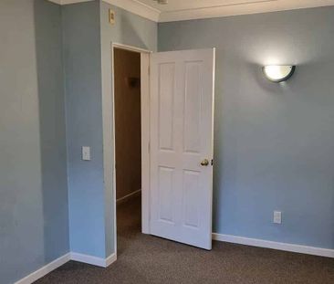 Spacious 2BR Mt. Victoria - Photo 5