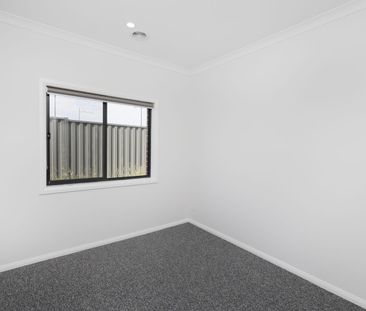 Modern Family Living in the Heart of Cobblebank - Photo 6