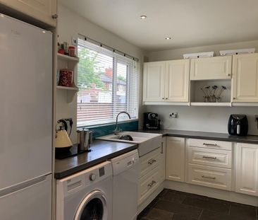 3 bedroom semi-detached house to rent - Photo 1