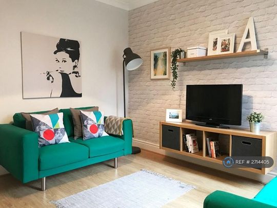 4 bedroom terraced house to rent - Photo 1