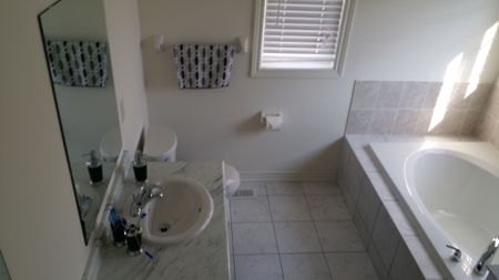 For Lease - 14 Vezna Crescent, Brampton, Ontario - Photo 4