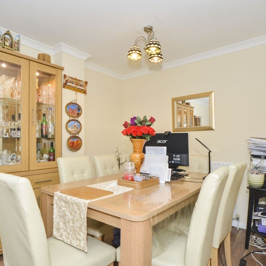 Semi-detached House to rent - Main Road, Orpington, BR5 - Photo 1
