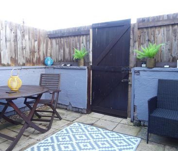 2 bedroom terraced house to rent - Photo 5